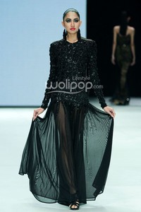 Espen Salberg Femme de la Nuit. Garuda Indonesia LADIES FIRST!!. Indonesia Fashion Week 2014 at Jakarta Convention Center. Jakarta. [Foto: Mohammad Abduh/Wolipop]