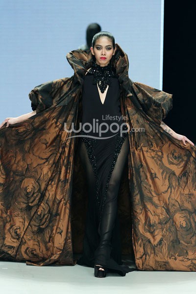 Espen Salberg Femme de la Nuit. Garuda Indonesia LADIES FIRST!!. Indonesia Fashion Week 2014 at Jakarta Convention Center. Jakarta. [Foto: Mohammad Abduh/Wolipop]