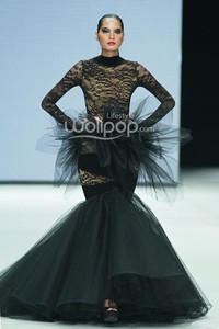 Espen Salberg Femme de la Nuit. Garuda Indonesia LADIES FIRST!!. Indonesia Fashion Week 2014 at Jakarta Convention Center. Jakarta. [Foto: Mohammad Abduh/Wolipop]