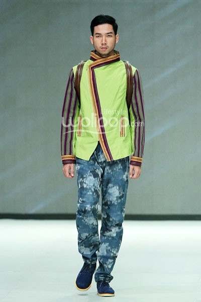 Sonny Muchlison Irregularity. ZALORA PRESENTS DIGITAL FASHION SHOW. Indonesia Fashion Week 2014 at Jakarta Convention Center. Senayan. Jakarta. [Foto: Mohammad Abduh/Wolipop]