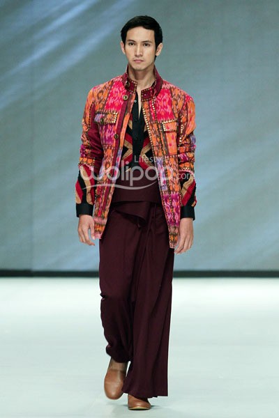 Sonny Muchlison Irregularity. ZALORA PRESENTS DIGITAL FASHION SHOW. Indonesia Fashion Week 2014 at Jakarta Convention Center. Senayan. Jakarta. [Foto: Mohammad Abduh/Wolipop]