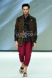 Sonny Muchlison Irregularity. ZALORA PRESENTS DIGITAL FASHION SHOW. Indonesia Fashion Week 2014 at Jakarta Convention Center. Senayan. Jakarta. [Foto: Mohammad Abduh/Wolipop]