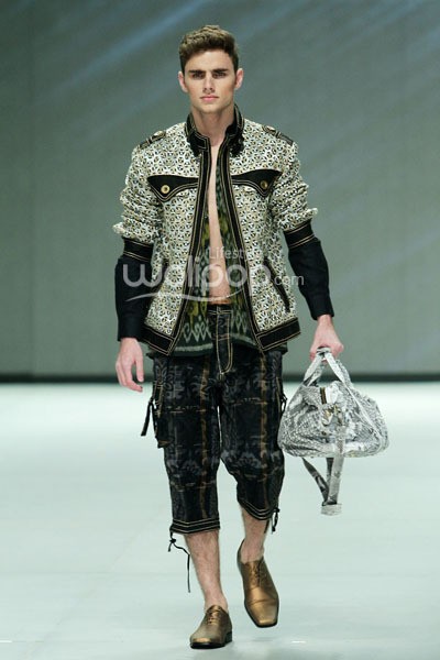 Sonny Muchlison Irregularity. ZALORA PRESENTS DIGITAL FASHION SHOW. Indonesia Fashion Week 2014 at Jakarta Convention Center. Senayan. Jakarta. [Foto: Mohammad Abduh/Wolipop]