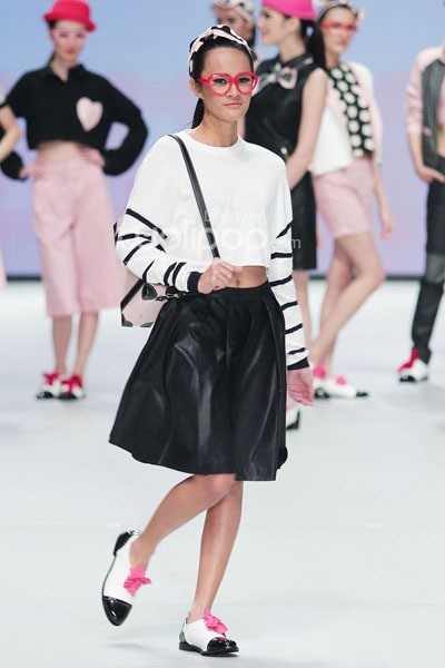 Number1 by Susan Budiharjdo Colorbox. Indonesia Fashion Week 2014 at Jakarta Convention Center. Senayan. Jakarta. [Foto: Mohammad Abduh/Wolipop]