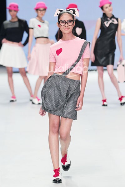 Number1 by Susan Budiharjdo Colorbox. Indonesia Fashion Week 2014 at Jakarta Convention Center. Senayan. Jakarta. [Foto: Mohammad Abduh/Wolipop]