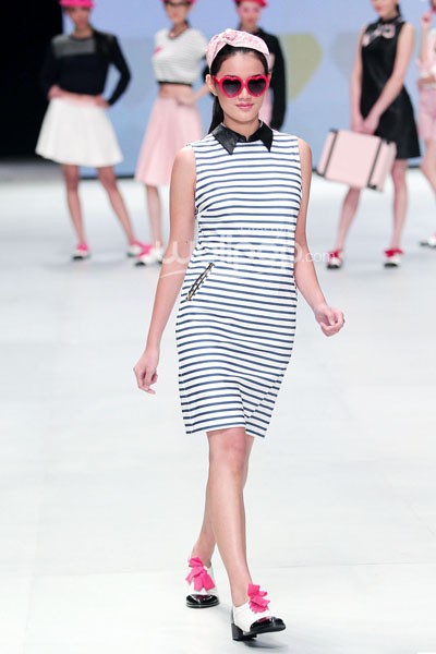 Number1 by Susan Budiharjdo Colorbox. Indonesia Fashion Week 2014 at Jakarta Convention Center. Senayan. Jakarta. [Foto: Mohammad Abduh/Wolipop]