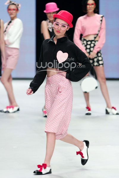 Number1 by Susan Budiharjdo Colorbox. Indonesia Fashion Week 2014 at Jakarta Convention Center. Senayan. Jakarta. [Foto: Mohammad Abduh/Wolipop]