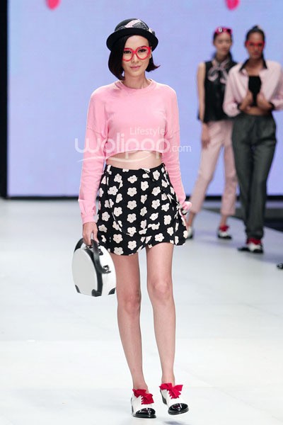 Number1 by Susan Budiharjdo Colorbox. Indonesia Fashion Week 2014 at Jakarta Convention Center. Senayan. Jakarta. [Foto: Mohammad Abduh/Wolipop]