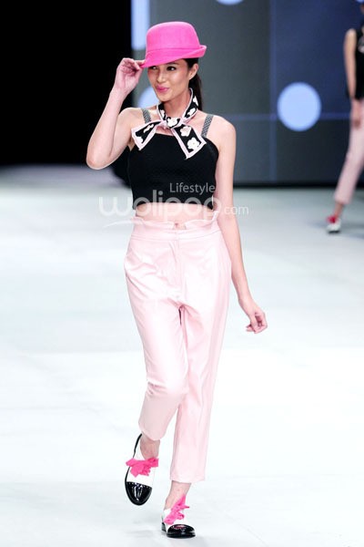 Number1 by Susan Budiharjdo Colorbox. Indonesia Fashion Week 2014 at Jakarta Convention Center. Senayan. Jakarta. [Foto: Mohammad Abduh/Wolipop]