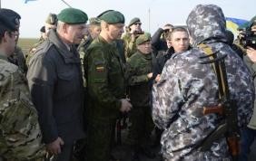 Krisis Ukraina, Kumpulan Pria Bersenjata Larang Pengamat Masuk ke Crimea Krisis Ukraina, Kumpulan Pria Bersenjata Larang Pengamat Masuk ke Crimea