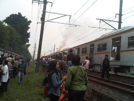 Cerita Penumpang Kereta Bekasi-Kota yang Berasap di Buaran