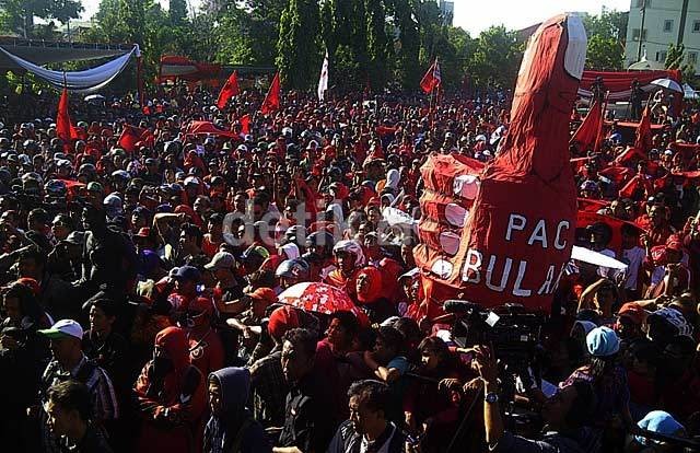 Asal Ada Uang Gampang Gaet Orang