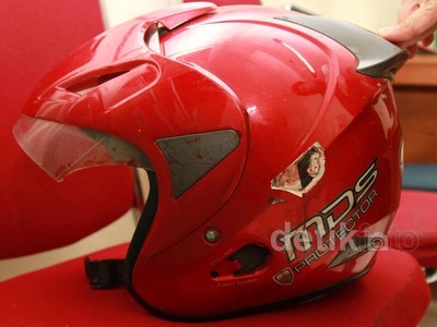 Helm Korban Penembakan di MT Haryono