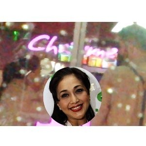 Foto-foto Paramitha Rusady dengan Pria Bule Barunya