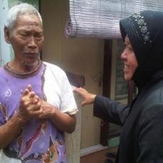 Blusukan ke Perkampungan, Risma Pastikan Warga Terdaftar JKN