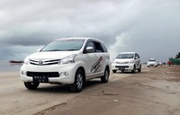 Tim Avanzanation di Pantai Lampu Satu Merauke. (Istimewa/dok Toyota)