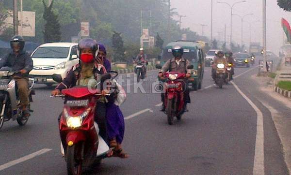 Sudah Sebulan Asap Mengganggu, Dokter Paru Sebut Riau Tak Layak Huni
