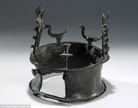 Mahkota Tertua Berusia 6000 Tahun Dipamerkan Untuk Pertama Kali