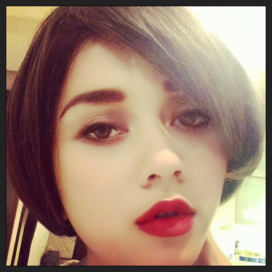 Aura Kasih Lebih Cantik Rambut Panjang atau Pendek?