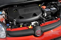 Panda yang akan masuk ke Indonesia memiliki mesin 0,9 liter Twin air. Dengan mesin ini Panda bisa melaju dari 0-100 km per jam dalam 11 detik dengan kecepatan maksimum 173 km per jam. (Istimewa/Fiat).