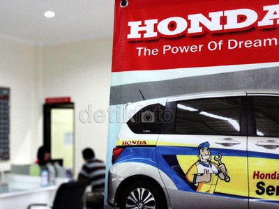 Melihat Showroom Wah ala Honda di Daerah