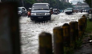 Diguyur Hujan, Ini Beberapa Ruas Jalan Jakarta yang Tergenang Air