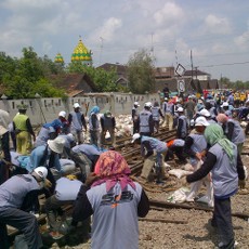 Kisah Pekerja Switch Over Rel yang Bertaruh Nyawa dan Waktu