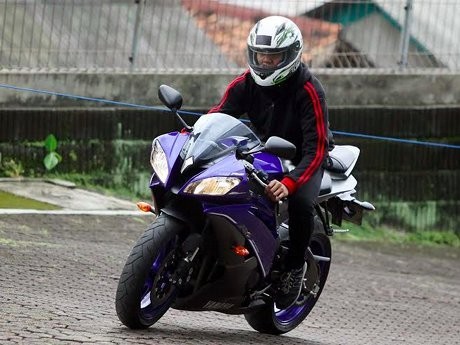 Yamaha R6, Moge Sangar nan Sporty