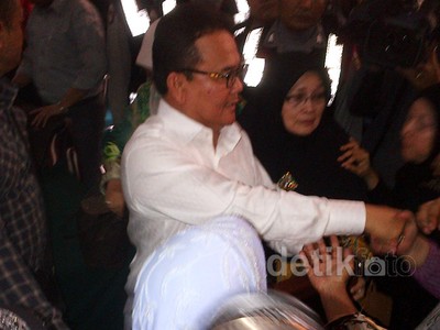 Rusli Zainal Divonis 14 Tahun Penjara