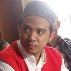 Roby Harapkan Kehadiran Geisha Saat Sidang Putusan
