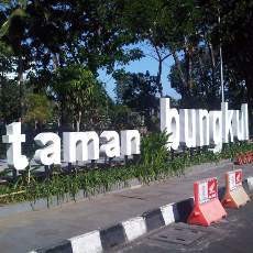 Menteri Pariwisata Puji Taman Bungkul