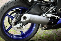 Knalpot titanium dilengkapi EXUP, yakni katup yang mengatur aliran gas buang sesuai dengan kecepatan motor.     