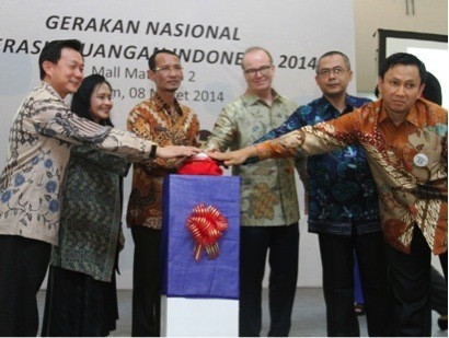 BCA Bersama OJK Edukasi Komunitas Masyarakat Lombok