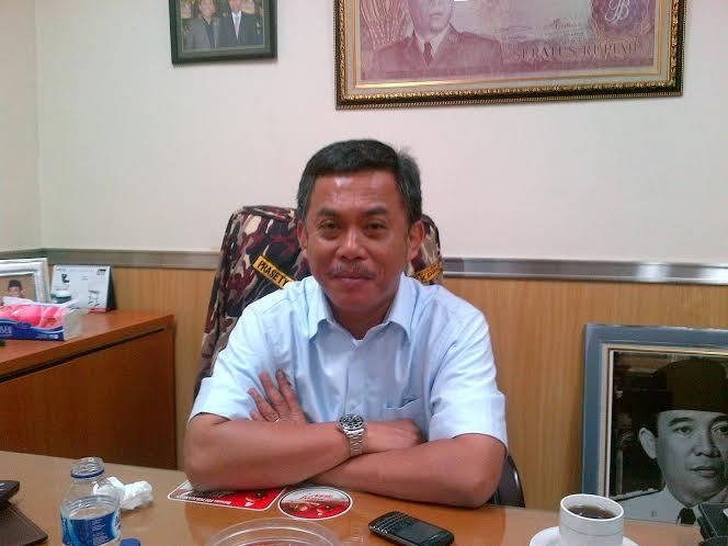 Jokowi Nyekar di Hari Kerja, PDIP DKI: Kemarin Rabu Kliwon