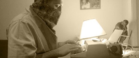 Hidupkan Puisi Lewat Instagram, Pria Ini Menuai Banyak Simpati