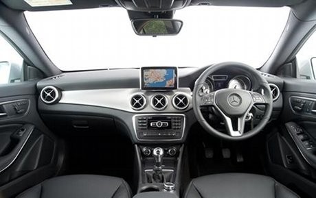 Membedah Mobil Mercy CLA 200