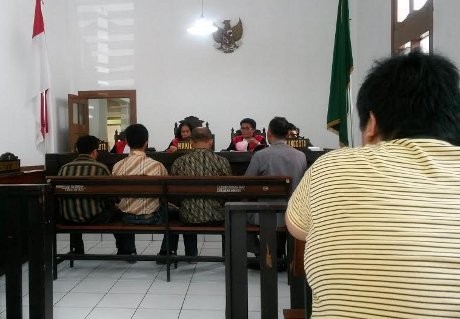 Peras Bandar Judi, Empat Polisi Divonis 3 Bulan Penjara