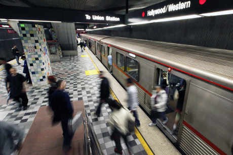 Mengintip Kebiasaan Warga AS Naik Transportasi Umum