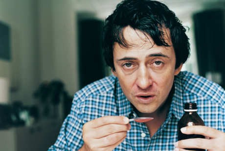 Kalau Ingin Sembuh, Jangan Konsumsi Obat dengan Cara Seperti Ini