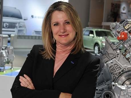 Wanita Cantik Ini Jenderal Ford di Eropa