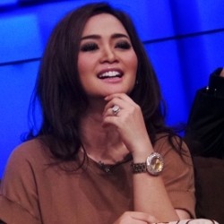 Usai Gigi Kelinci, Vega Darwanti Tak Mau Permak Tubuh Lagi