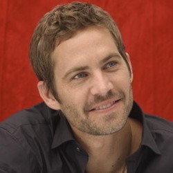 Kacamata yang Digunakan Paul Walker Saat Kecelakaan Dilelang