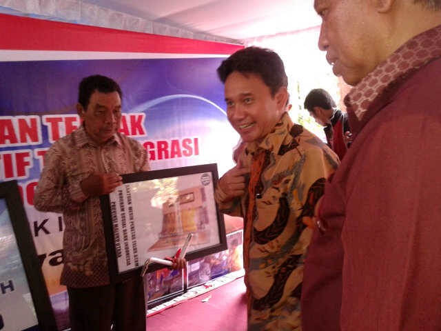 Tekan Inflasi, BI Sumbang Mesin Pakan Ternak di Ternate