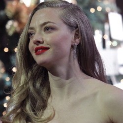 Pisau Tak Terdeteksi, Amanda Seyfried Kecewa dengan Sekuriti Bandara