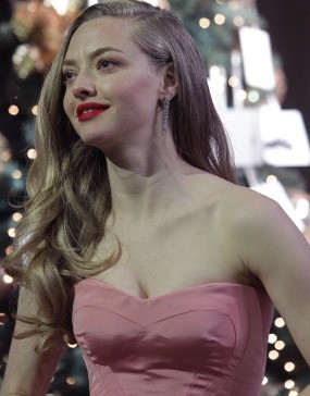 Pisau Tak Terdeteksi, Amanda Seyfried Kecewa dengan Sekuriti Bandara