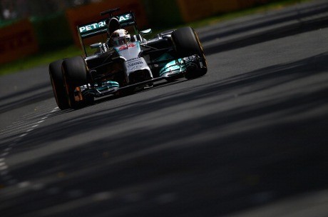 Hamilton Rebut Posisi Start Terdepan