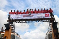12 rider Ekspedisi Keliling Nusantara berfoto bersama.