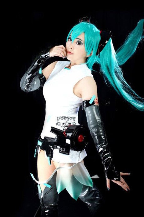 Buat Cosplay, Dari Dimarahi Orang Tua Sampai Salah Bahan Berkali-Kali