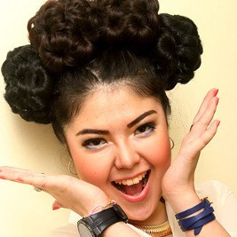 Bagaimana Agustina Hermanto Berganti Nama Jadi Tina Toonita?