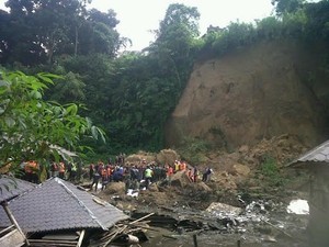20 Jam Tertimbun, Akhirnya Jenazah Cahyaning Meis Berhasil Dievakuasi